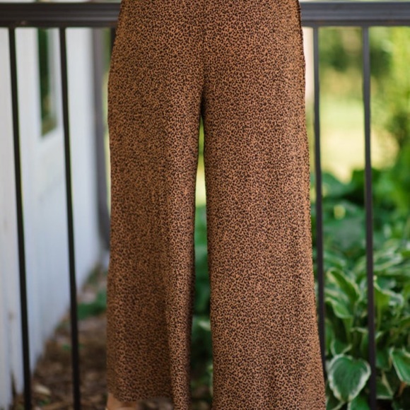 Filly Flair Leopard Print Pant NWT - L - Picture 2 of 4